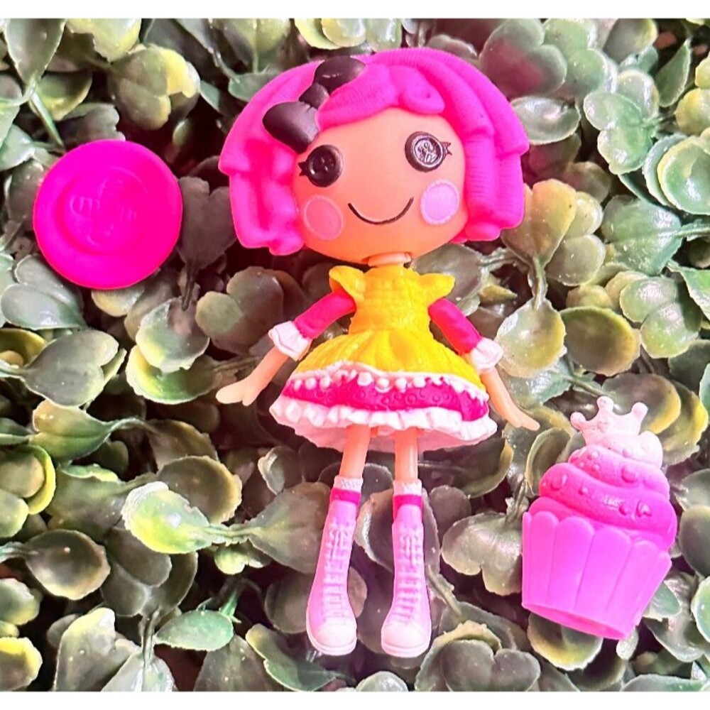Lalaloopsy Mini Scoops Crumbs Sugar Cookie Doll 3" With Accessories
